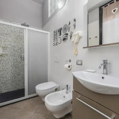 Apartment 5 Min To Metro - Independent - Quiet - Privacy *
