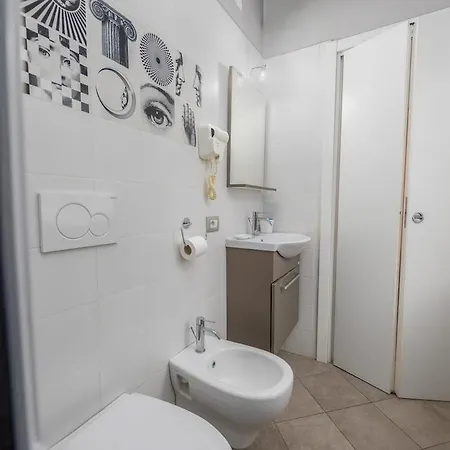 5 Min To Metro - Independent - Quiet - Privacy Apartment Milan