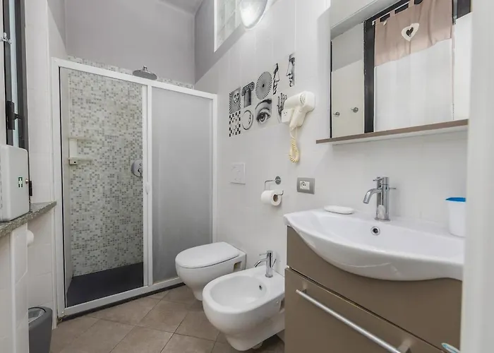 Apartament 5 Min To Metro - Independent - Quiet - Privacy *