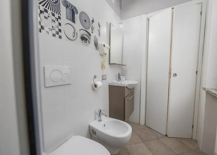 5 Min To Metro - Independent - Quiet - Privacy Apartament Mediolan